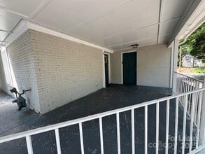 604 E Iredell Ave in Mooresville, NC - Foto de edificio - Building Photo