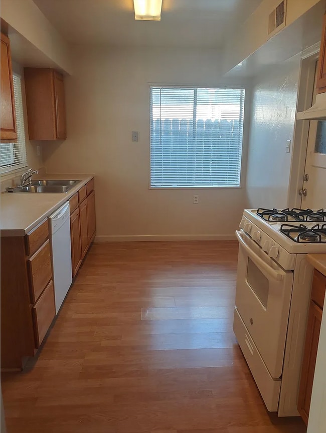 1722 W Polk Way in Stockton, CA - Building Photo - Building Photo