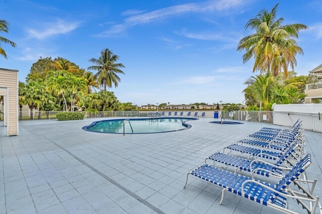 3429 NW 44th St, Unit 203