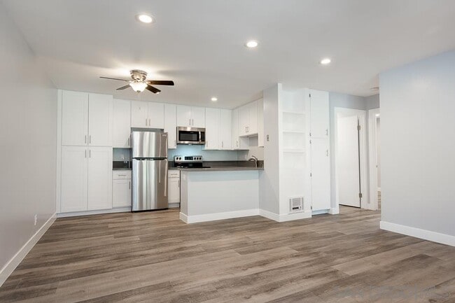 6394 Rancho Mission Rd in San Diego, CA - Building Photo - Building Photo