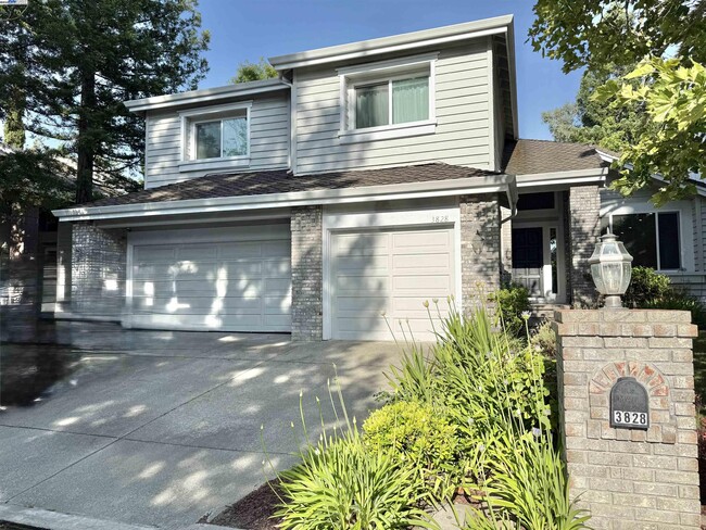 property at 3828 Cottonwood Dr