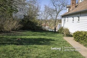 1726 Warriors Rd in Pittsburgh, PA - Building Photo - Building Photo