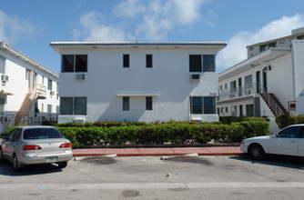 935 Bay Dr in Miami Beach, FL - Building Photo - Building Photo