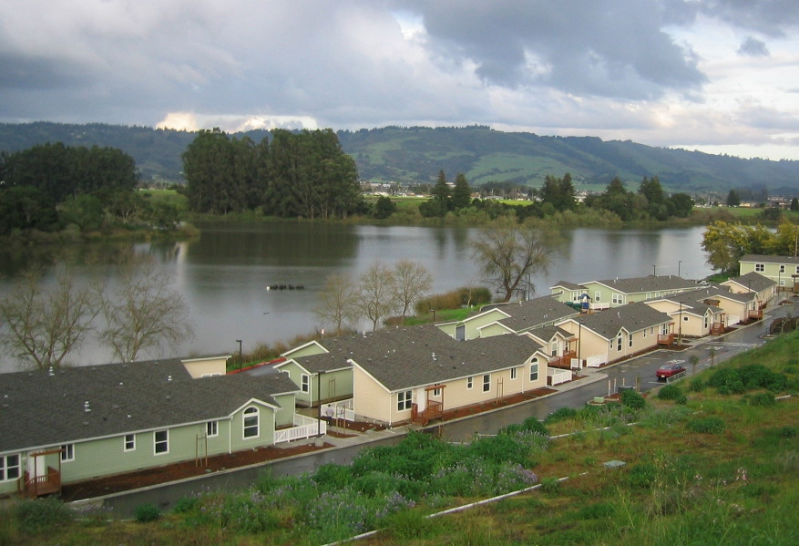 Villas Del Paraiso in Watsonville, CA - Building Photo