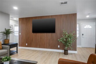 6990 W Richmar Ave in Las Vegas, NV - Building Photo - Building Photo