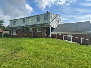 1300 Chapel Dr in York, PA - Building Photo - Building Photo