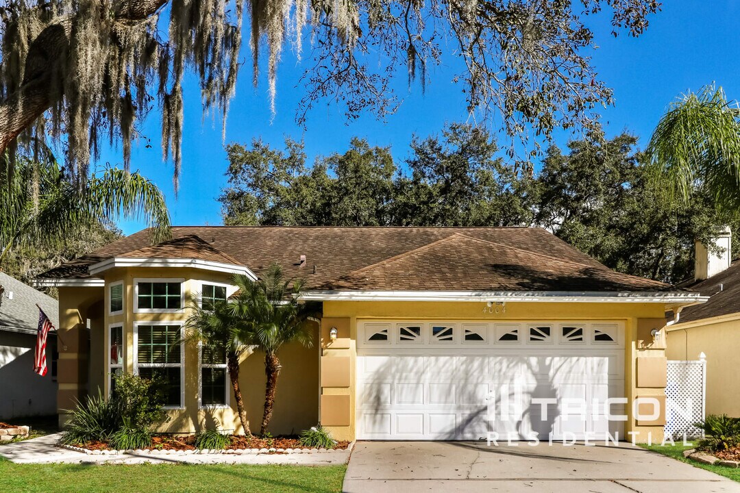 4004 Moreland Dr in Valrico, FL - Building Photo