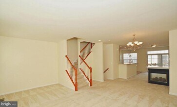2303 Huntington Ave in Alexandria, VA - Building Photo - Building Photo