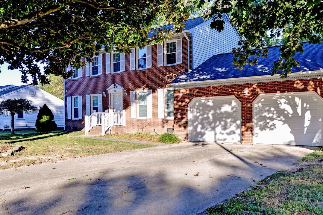 83 Springdale Dr in Newport News, VA - Building Photo