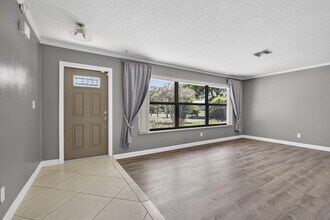 7107 181st Ct N in Jupiter, FL - Building Photo - Building Photo