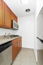 125 E 39th St in New York, NY - Building Photo - Building Photo