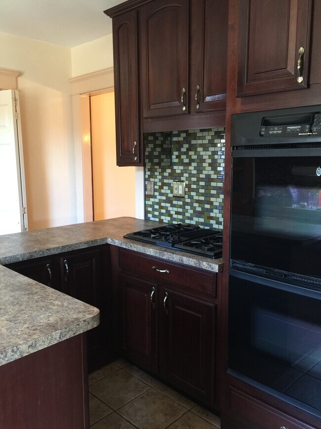 28 Galpin St in Naugatuck, CT - Building Photo - Building Photo