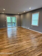 35 Atlantis Ave in Stafford Township, NJ - Foto de edificio - Building Photo