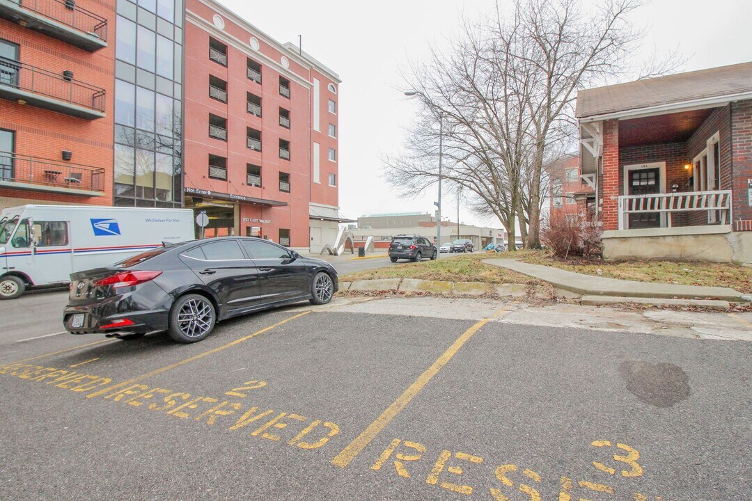 1111 E Walnut St in Columbia, MO - Building Photo