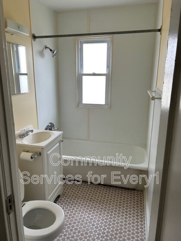 247 Roesch Ave in Buffalo, NY - Building Photo - Building Photo