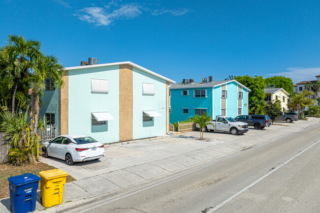 Townsite Apartment Condominiums in Lake Worth Beach, FL - Building Photo - Building Photo