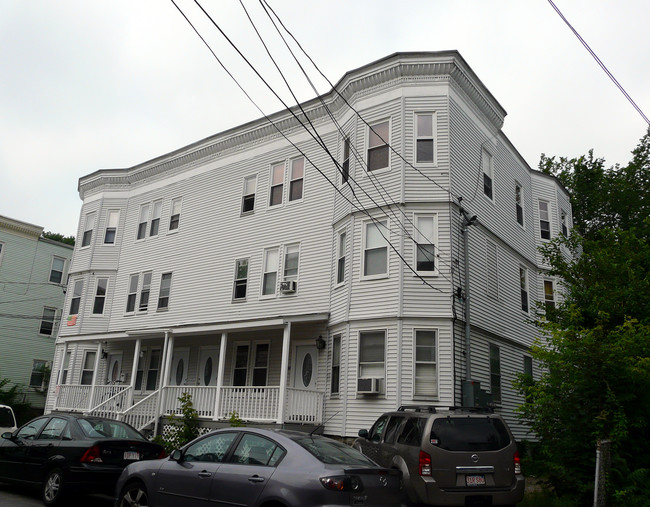 8-14 Montfern Ave in Brighton, MA - Foto de edificio - Building Photo