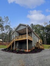 3853 Honeysuckle Rd in Gainesville, GA - Building Photo - Building Photo