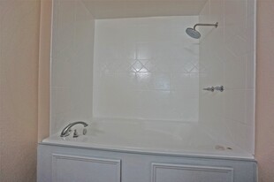 1922 Westlake Way in Houston, TX - Building Photo