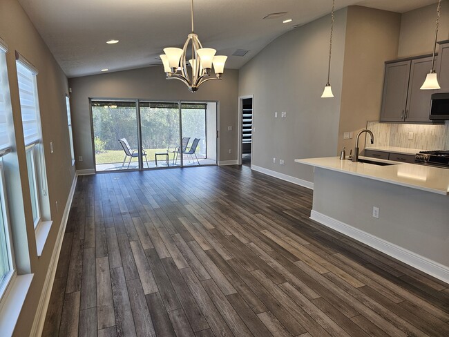 12484 Oak Hill Way in Duette, FL - Foto de edificio - Building Photo