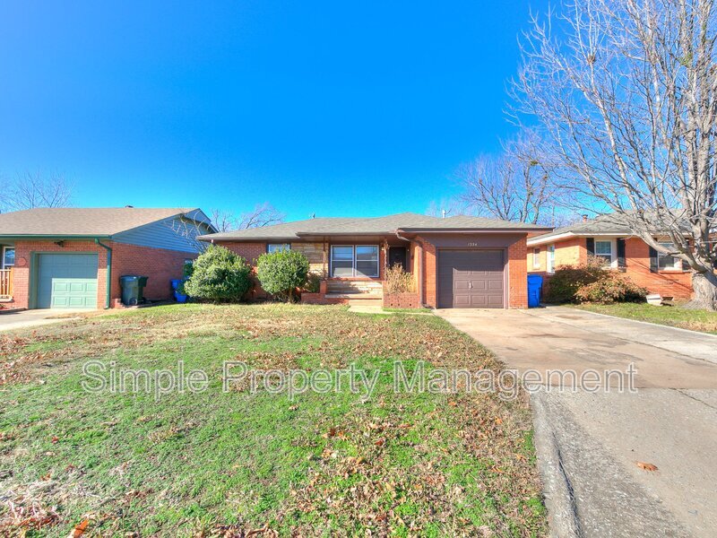 1324 Dorchester Dr in Norman, OK - Building Photo