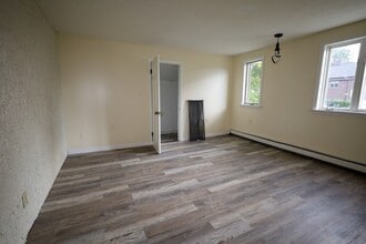 12 John St in Worcester, MA - Foto de edificio - Building Photo