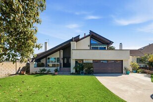 18388 Santa Veronica Cir in Fountain Valley, CA - Building Photo