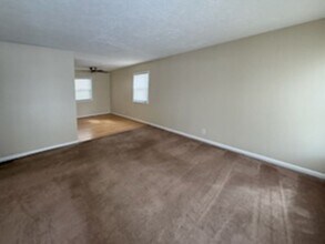 1857 Chatsworth Dr in Lexington, KY - Building Photo - Building Photo