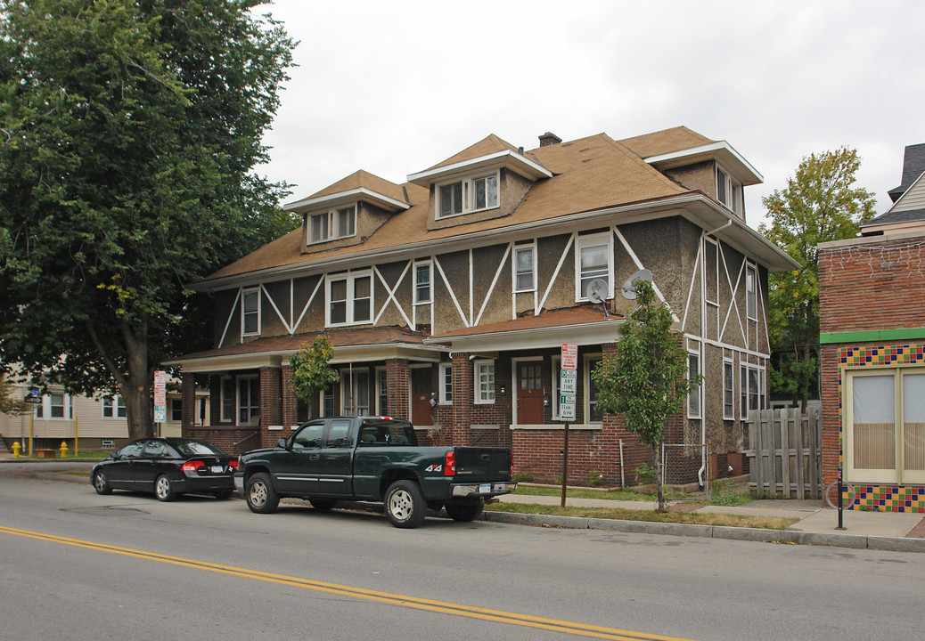 928 Monroe Ave in Rochester, NY - Building Photo