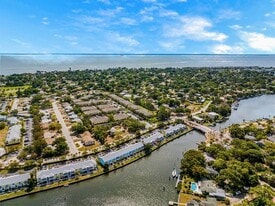 3889 Pompano Dr SE in St. Petersburg, FL - Building Photo