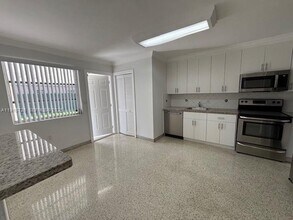 3652 SW 22nd Terrace in Miami, FL - Foto de edificio - Building Photo