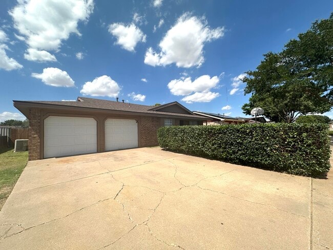 2210 88th St in Lubbock, TX - Building Photo - Building Photo