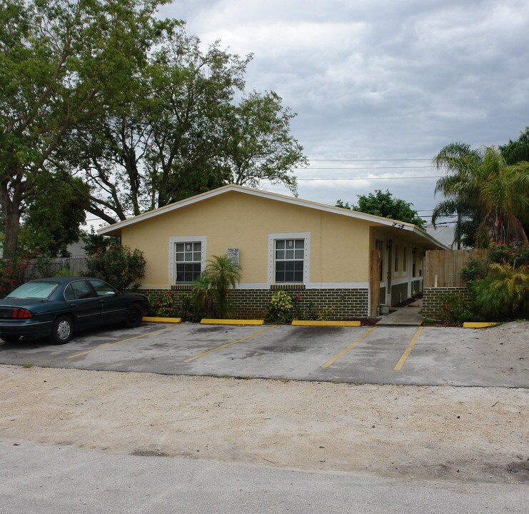 934 NW 4th Ave in Fort Lauderdale, FL - Building Photo