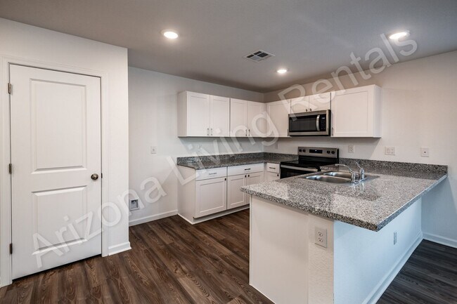 2443 Tapatio Dr in Bullhead City, AZ - Building Photo - Building Photo