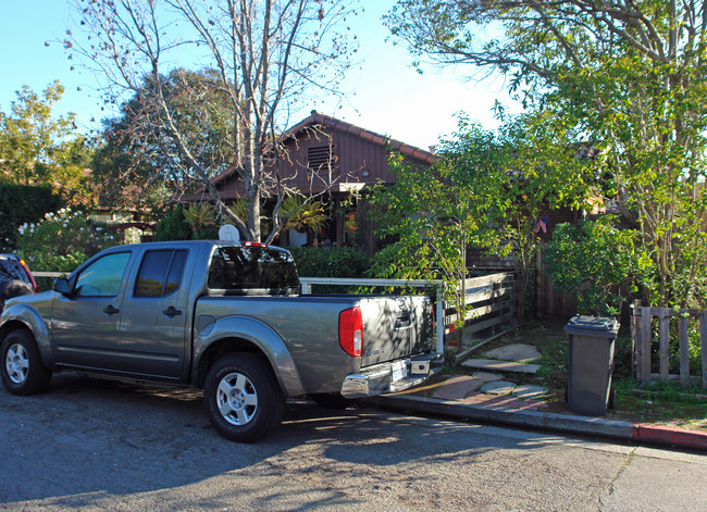 10 Warner Ct in San Rafael, CA - Building Photo - Building Photo