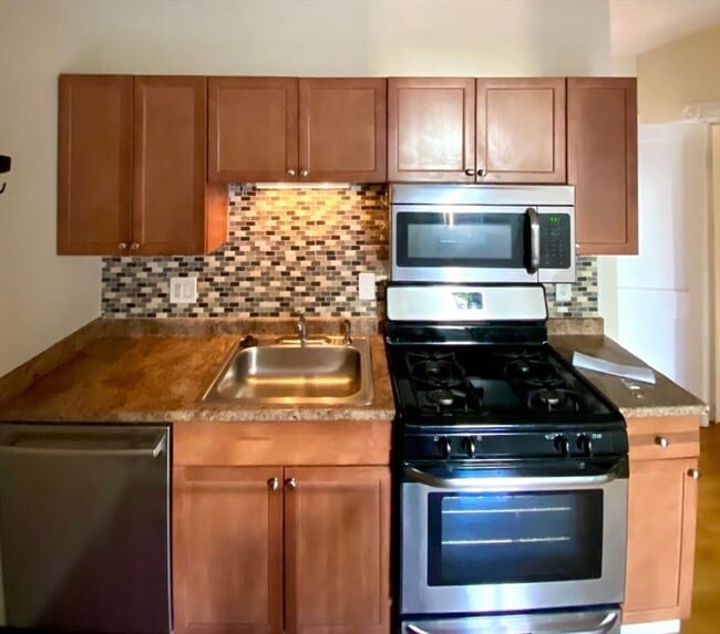 284 Chelsea St in Boston, MA - Building Photo - Building Photo