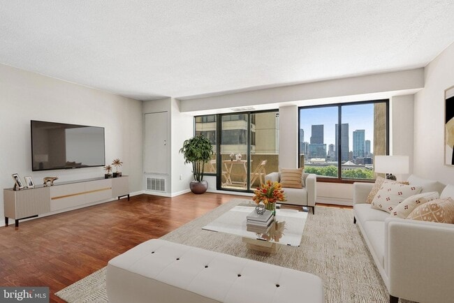 property at 2001 Hamilton St