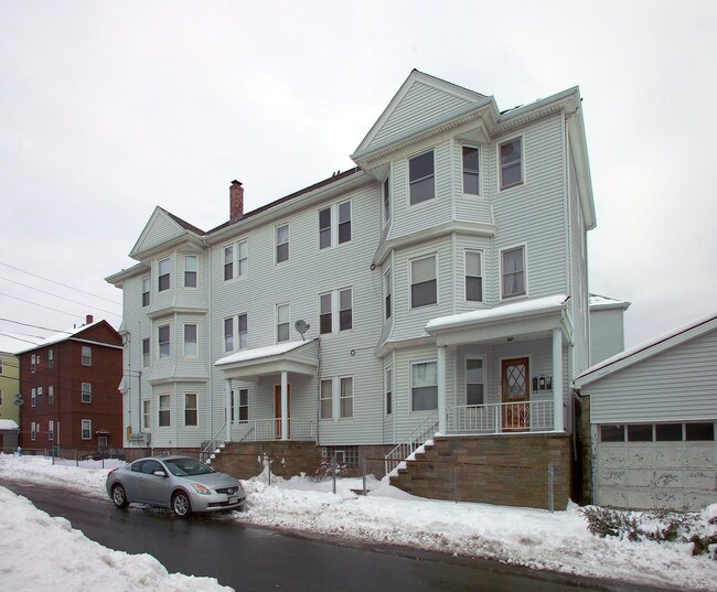 131 Merchant St in Fall River, MA - Foto de edificio - Building Photo