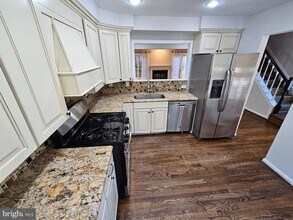 10520 Pine Haven Terrace in Rockville, MD - Building Photo - Building Photo