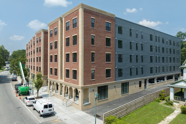 The Elm On 63rd in Philadelphia, PA - Foto de edificio - Building Photo