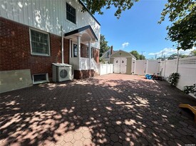 1 Shore Ave in Bayville, NY - Building Photo - Building Photo