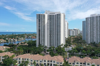 Atlantic One in Aventura, FL - Foto de edificio - Building Photo