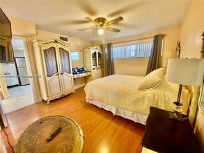 671 S Hollybrook Dr, Unit 104 in Pembroke Pines, FL - Building Photo - Building Photo