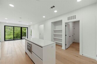 2209 S 1st St in Austin, TX - Building Photo - Building Photo