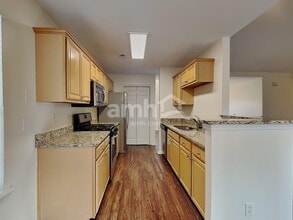 3394 English Oaks Dr NW in Kennesaw, GA - Foto de edificio - Building Photo