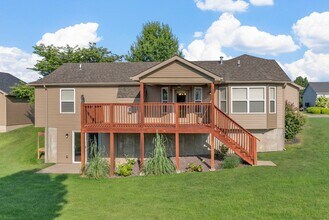 51 Pearl Creek Ct in Wentzville, MO - Foto de edificio - Building Photo