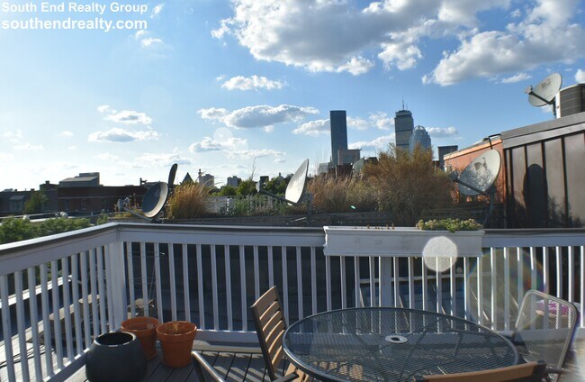 11 Worcester St, Unit 2 in Boston, MA - Foto de edificio - Building Photo