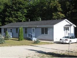 2519-2529 S Pine View Rd in Suttons Bay, MI - Foto de edificio