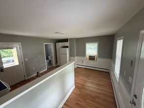 20 Hough St in Plainville, CT - Building Photo - Building Photo