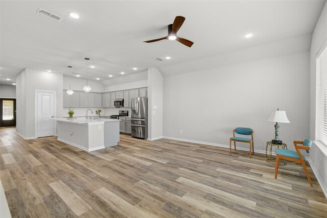 property at 2815 Torrey Pines Dr